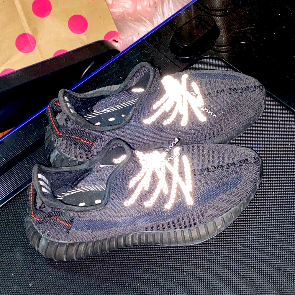 YEEZY BOOST 350 V2 BLACK NON-REFLECTIVE